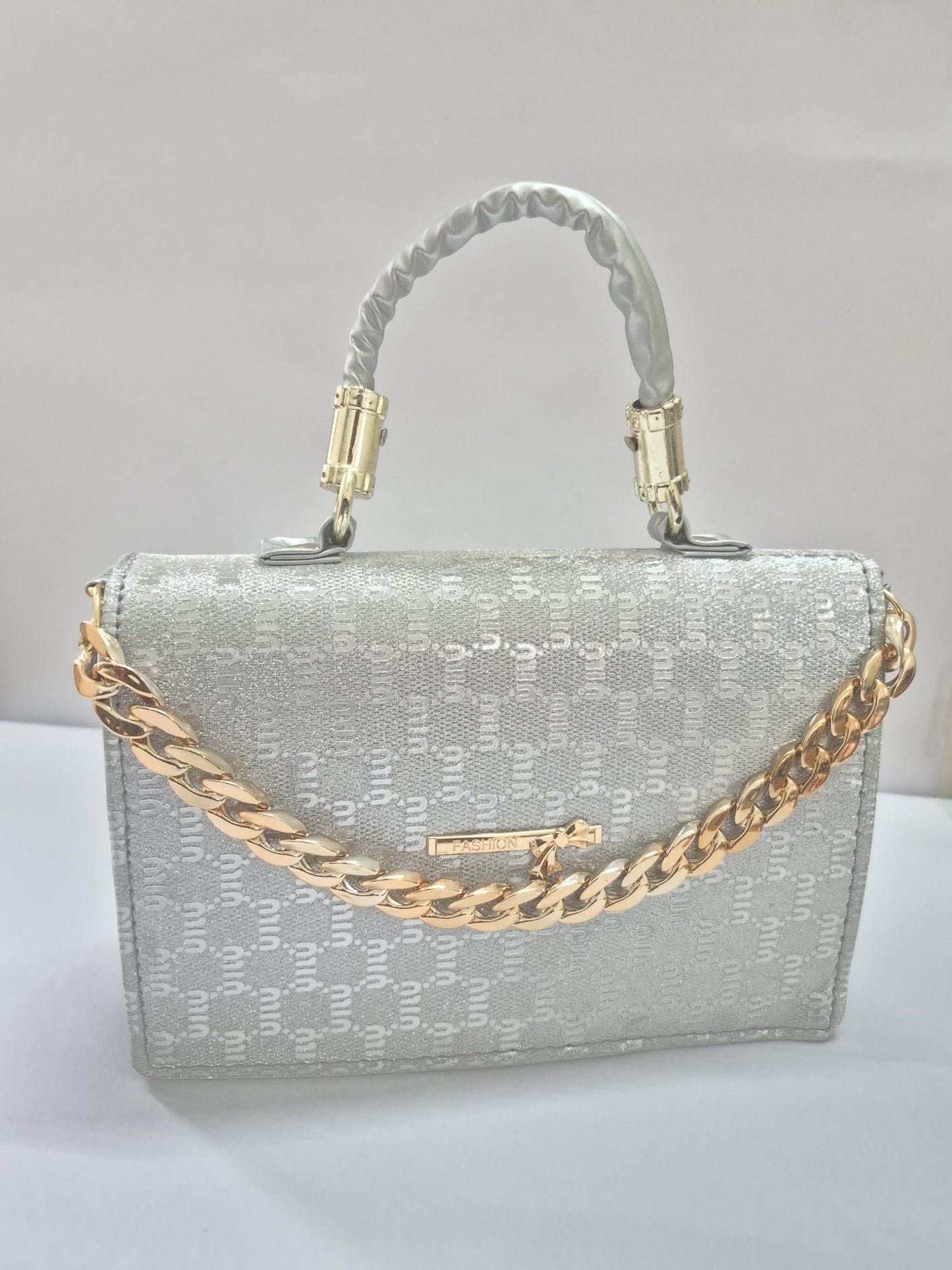 Stylish Women’s Handbag with Chain Strap – Premium Shoulder Bag | Designer Top Handle Purse | Compact Crossbody Sling Bag | Fashion Handbag for Daily & Party Use