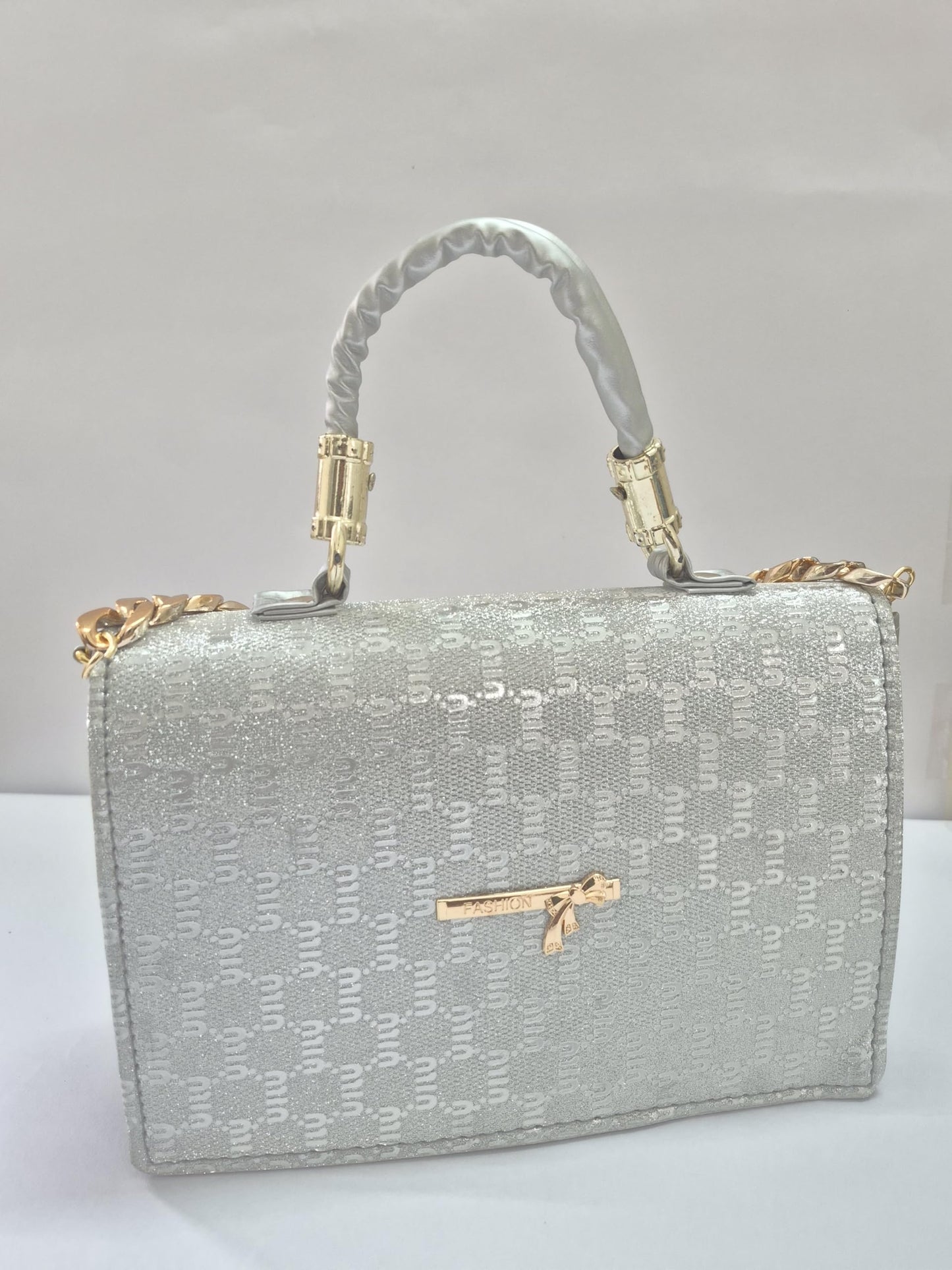 Stylish Women’s Handbag with Chain Strap – Premium Shoulder Bag | Designer Top Handle Purse | Compact Crossbody Sling Bag | Fashion Handbag for Daily & Party Use